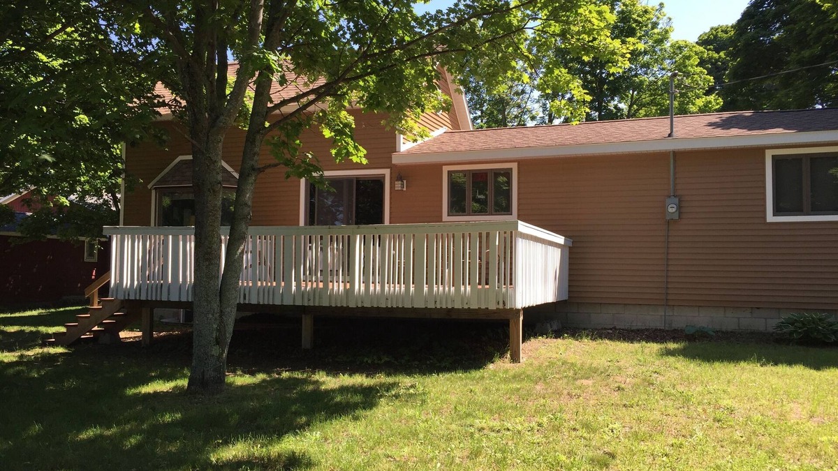 Grand Marais Cottage | COZY 2 BEDROOM 1 BATH HOME DOWNTOWN GRAND MARAIS