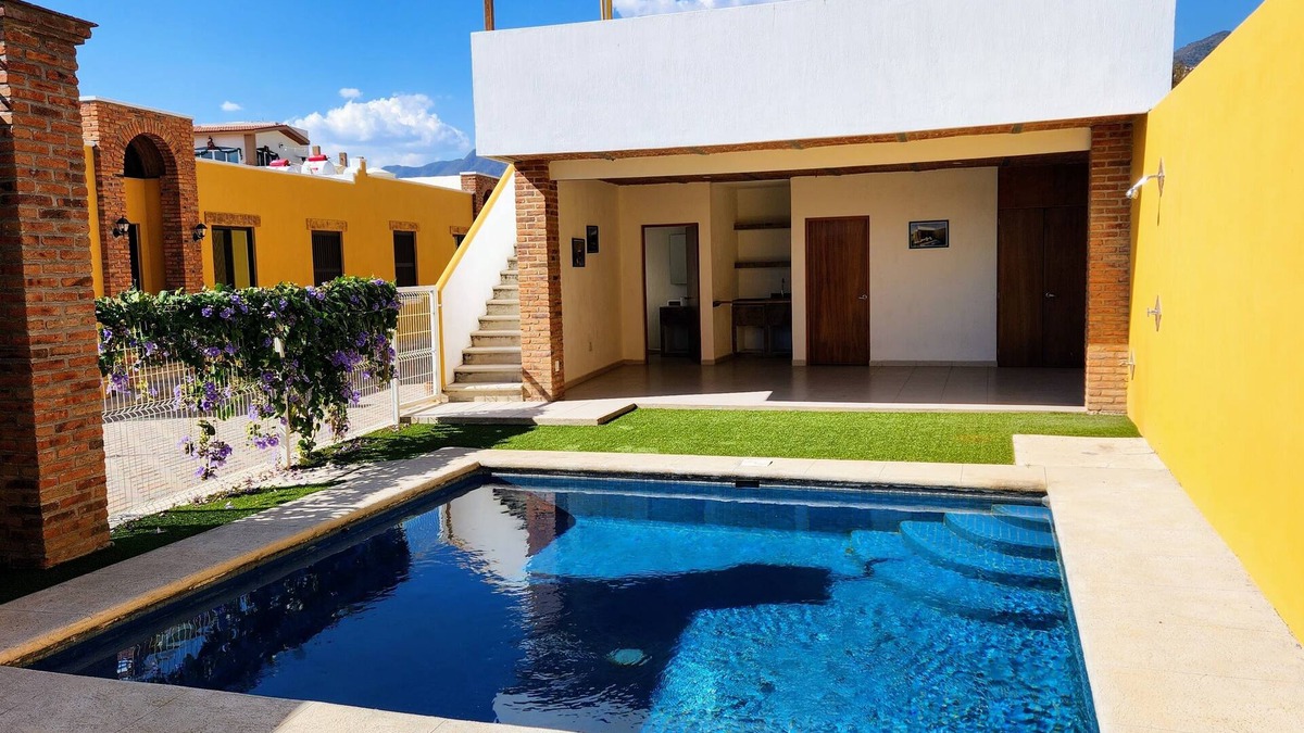Ajijic House | cozy 2 bedroom 2 bathroom lake house in artsy Ajijic with fiber internet