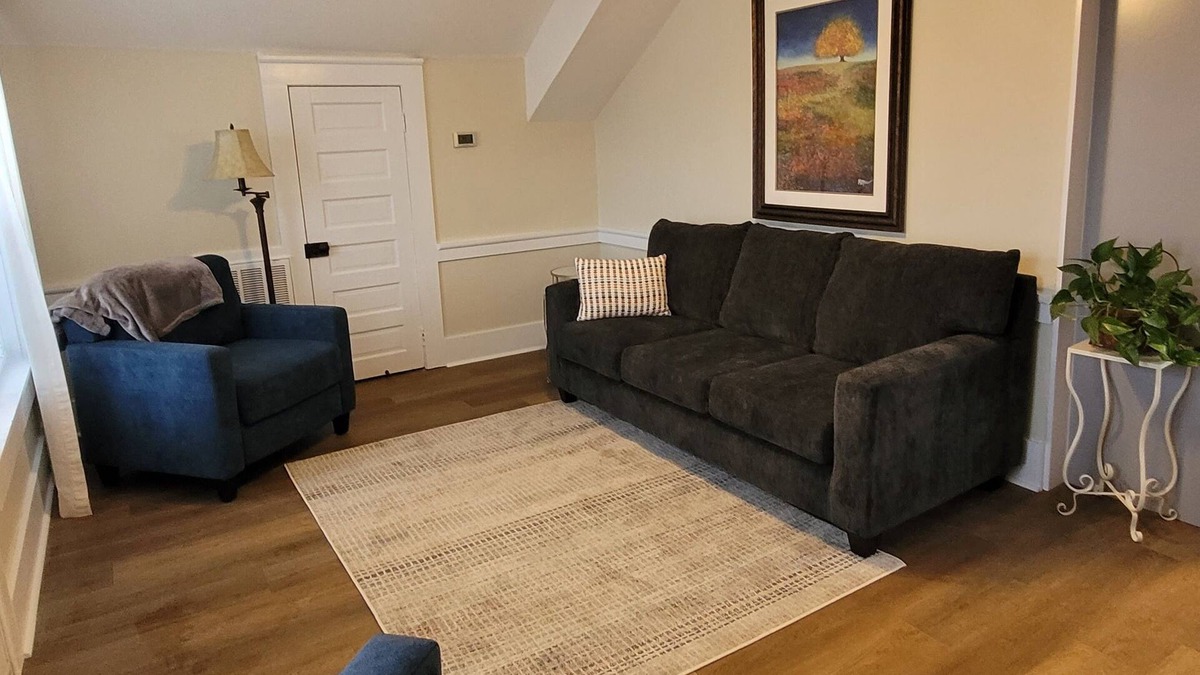 West Jefferson Apartment | Cozy 2-bedroom apartment in lovely West Jefferson