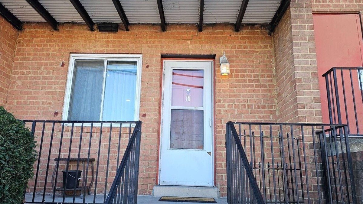 Nauck Apartment | Cozy 2-bedroom Apartment in Arlington Gem, minutes from DC