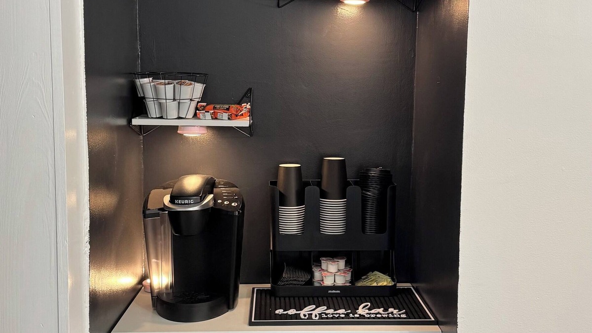 Ashland Apartment | Cozy 2-bedroom apartment in awesome Ashland with WiFi, AC