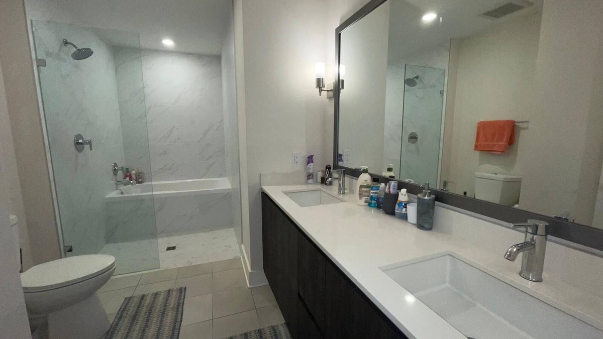 North Buckhead Apartment | Cozy 2 bedroom apartment that feels like home with a rooftop heated jacuzzi.