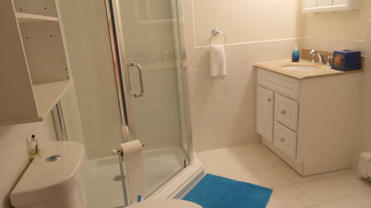 Oak Square Apartment | Cozy 2-bedroom apartment in lovely Boston with WiFi, AC