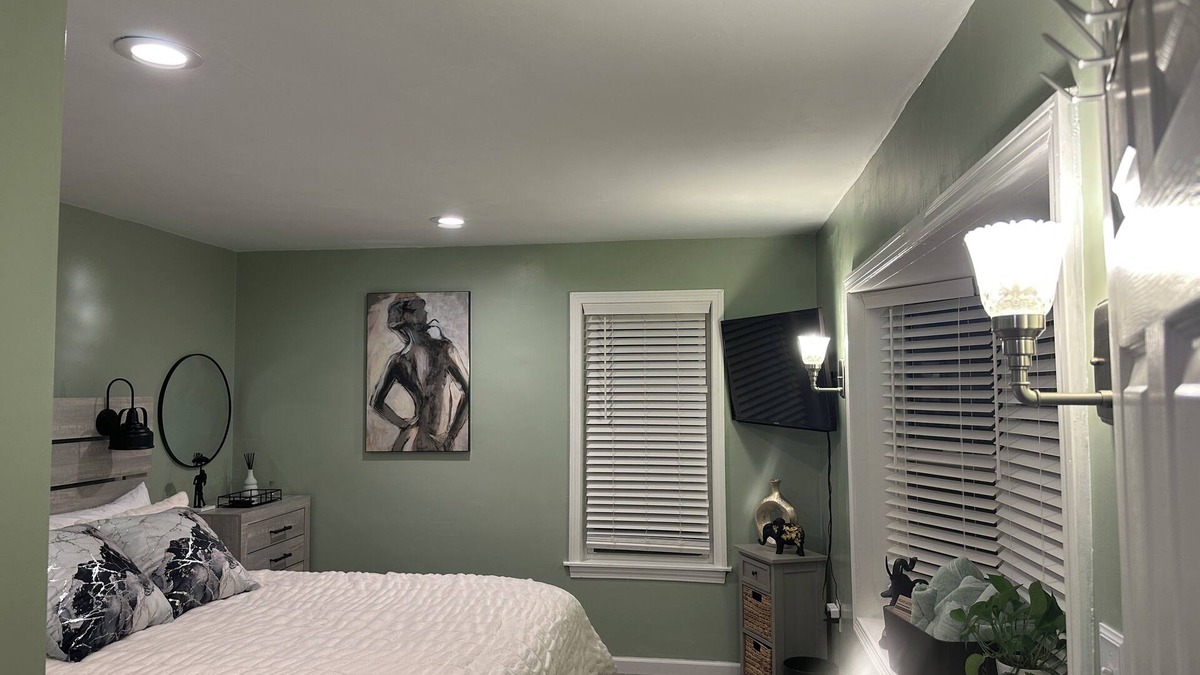 Hyde Park Apartment | Cozy 2-bedroom apartment in charming Boston with WiFi, AC. Commuter train