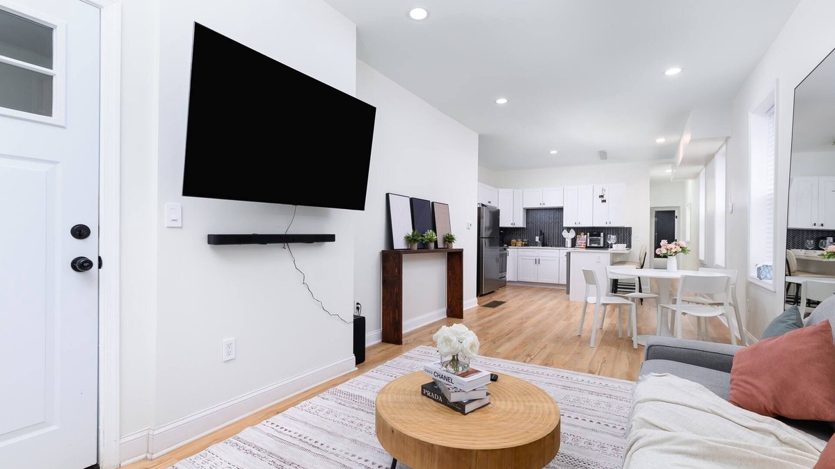 Darby Apartment | Cozy 2-bedroom apartment in charming Darby with 10min from Philadelphia Airport