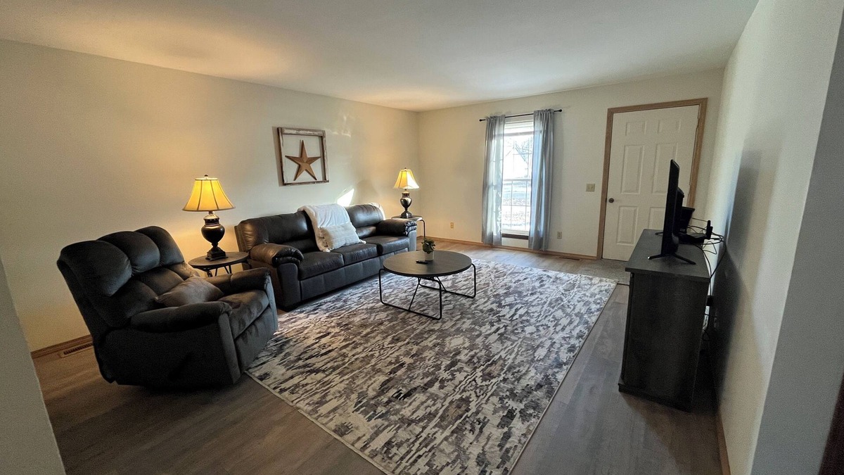 Dexter Apartment | Cozy 2-bedroom apartment in Dexter