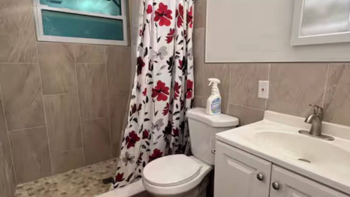 Naples Park Apartment | Cozy 2-bedroom apartment near the Ocean