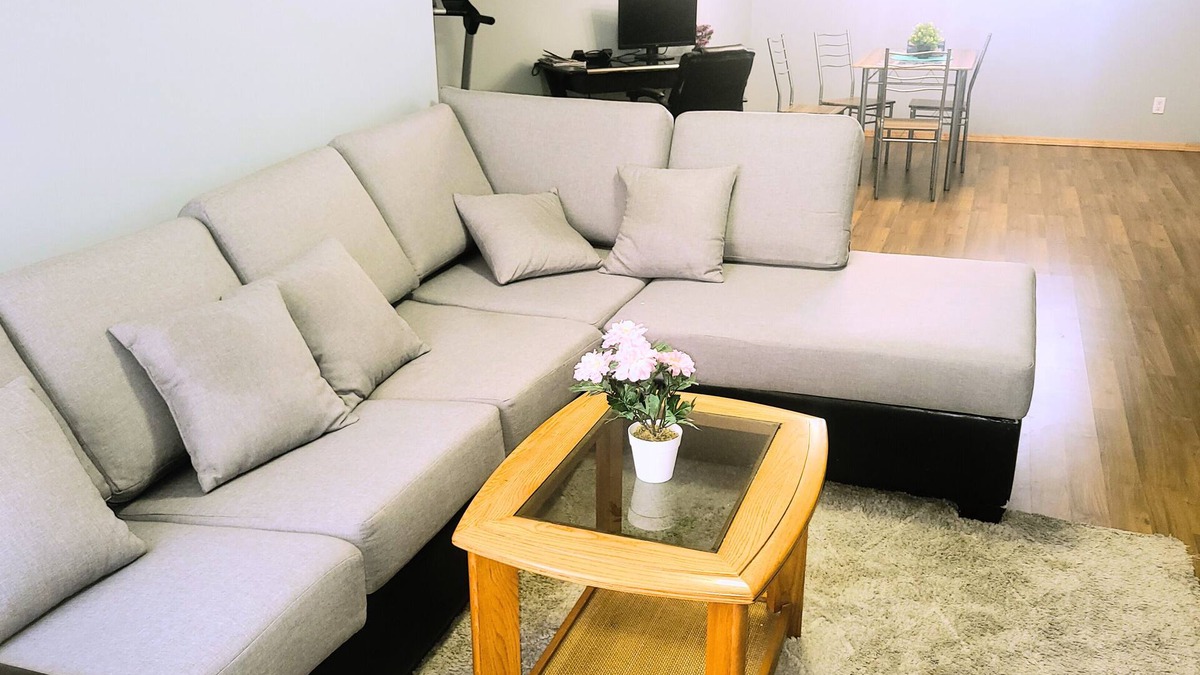 Calgary House | Cozy 2-Bedroom Basement Suite Retreat Calgary