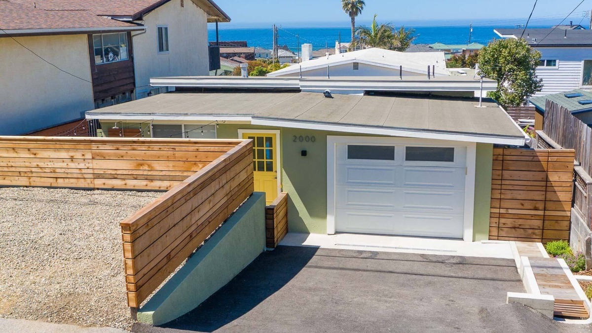 Cayucos House | Cozy 2 Bedroom Beach Town Getaway Cottage