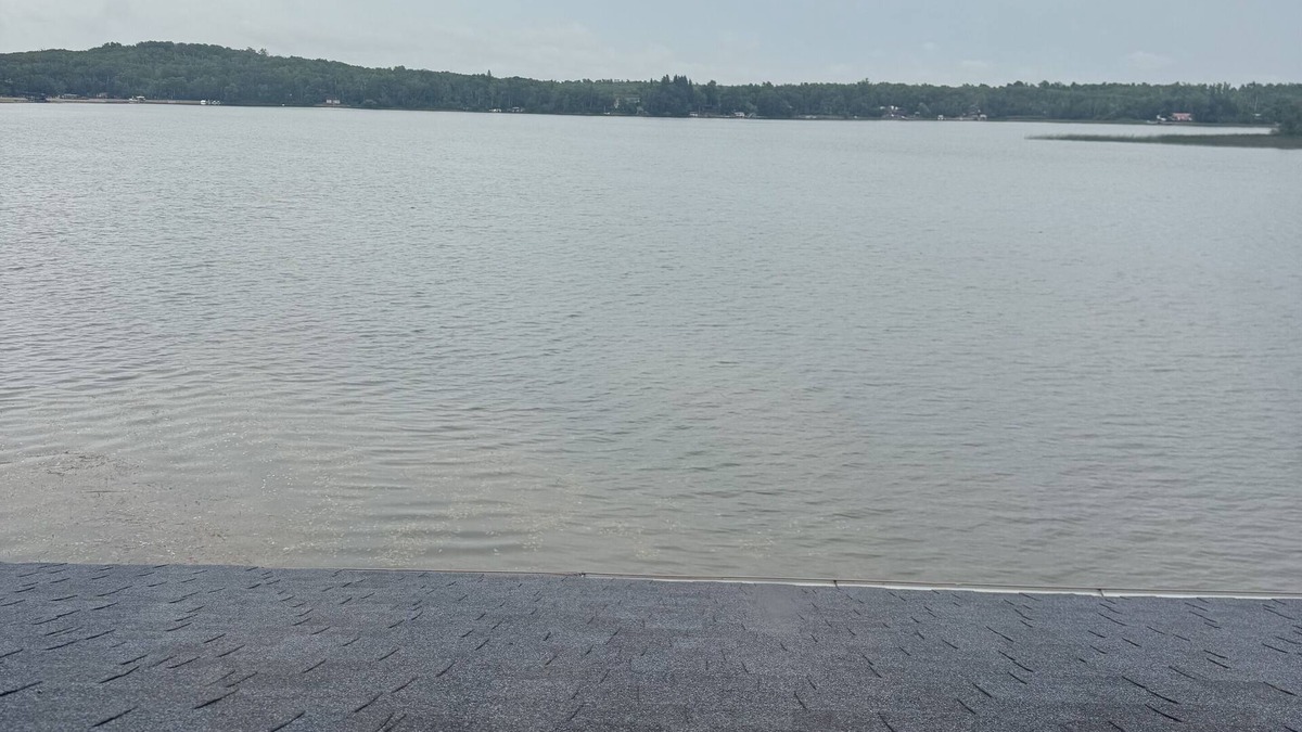 Bottineau Cabin | Cozy 2-bedroom cabin in charming Lake Metigoshe with AC