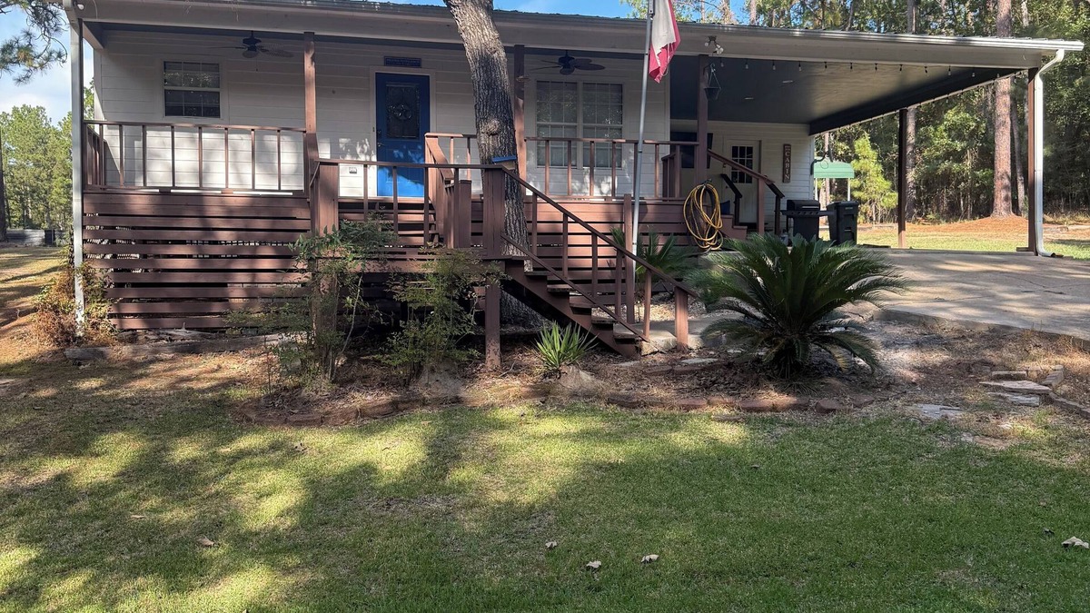 Brookeland Cabin | Cozy 2-Bedroom Cabin in the Heart of Rayburn Country Resort