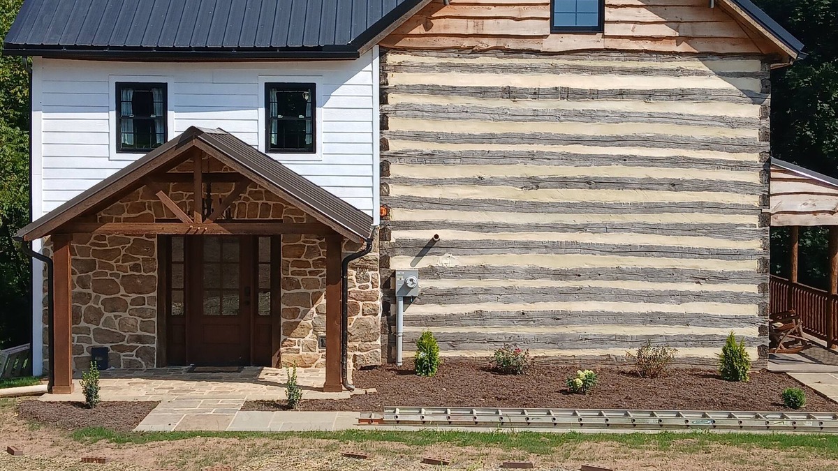 New Park Cabin | Cozy 2-bedroom cabin in charming Fawn Grove with AC, WIFI & walking trail.