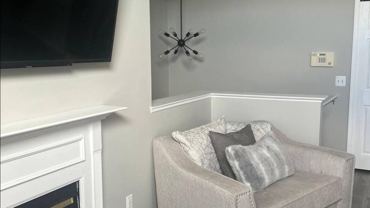 Chesterfield Condo | Cozy 2-bedroom condo with WiFi, AC in peaceful New Baltimore