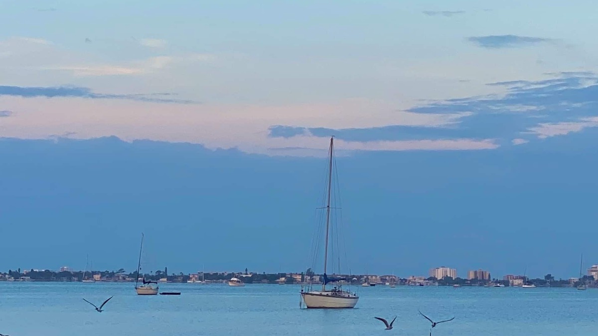 Bayview Condo | Cozy 2 bedroom condo steps away from the bay & a quick drive to St. Pete Beach.