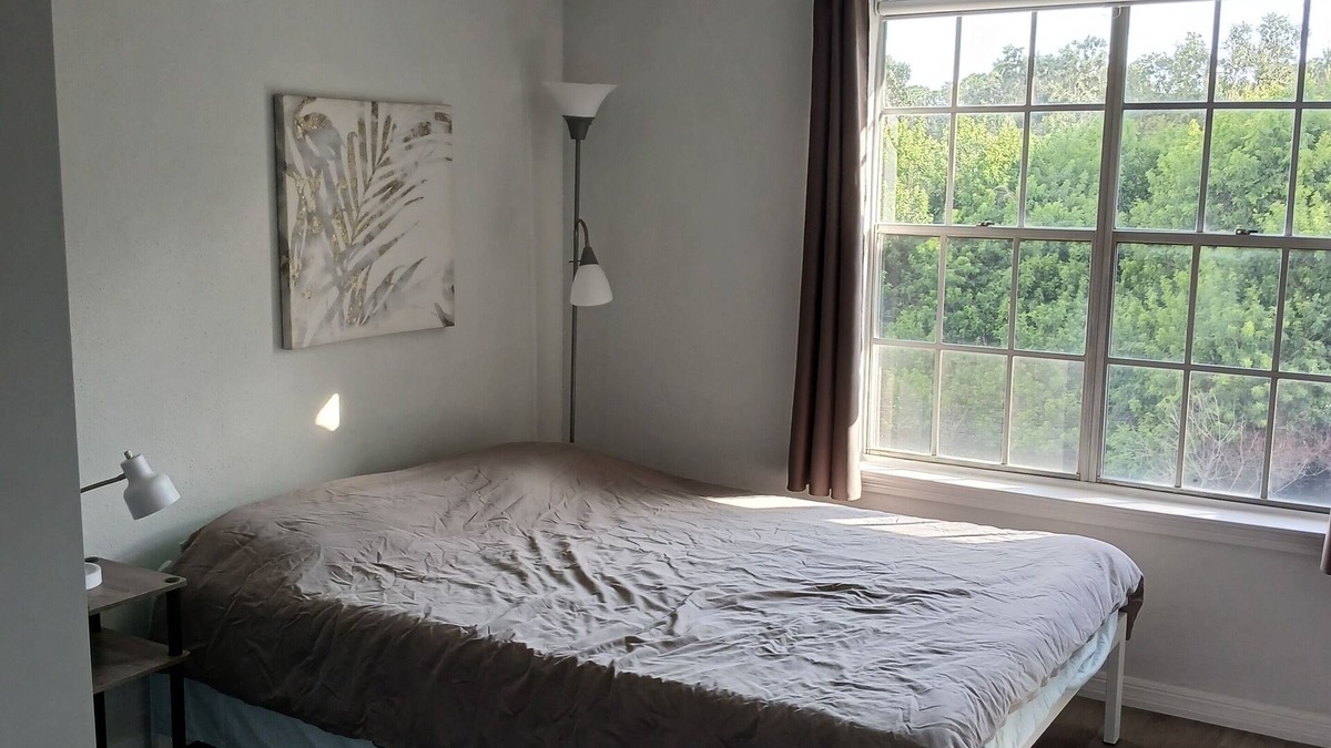 St. Petersburg - Clearwater Condo | Cozy 2-bedroom condo with AC, fitness room & Pool in welcoming St. Petersburg