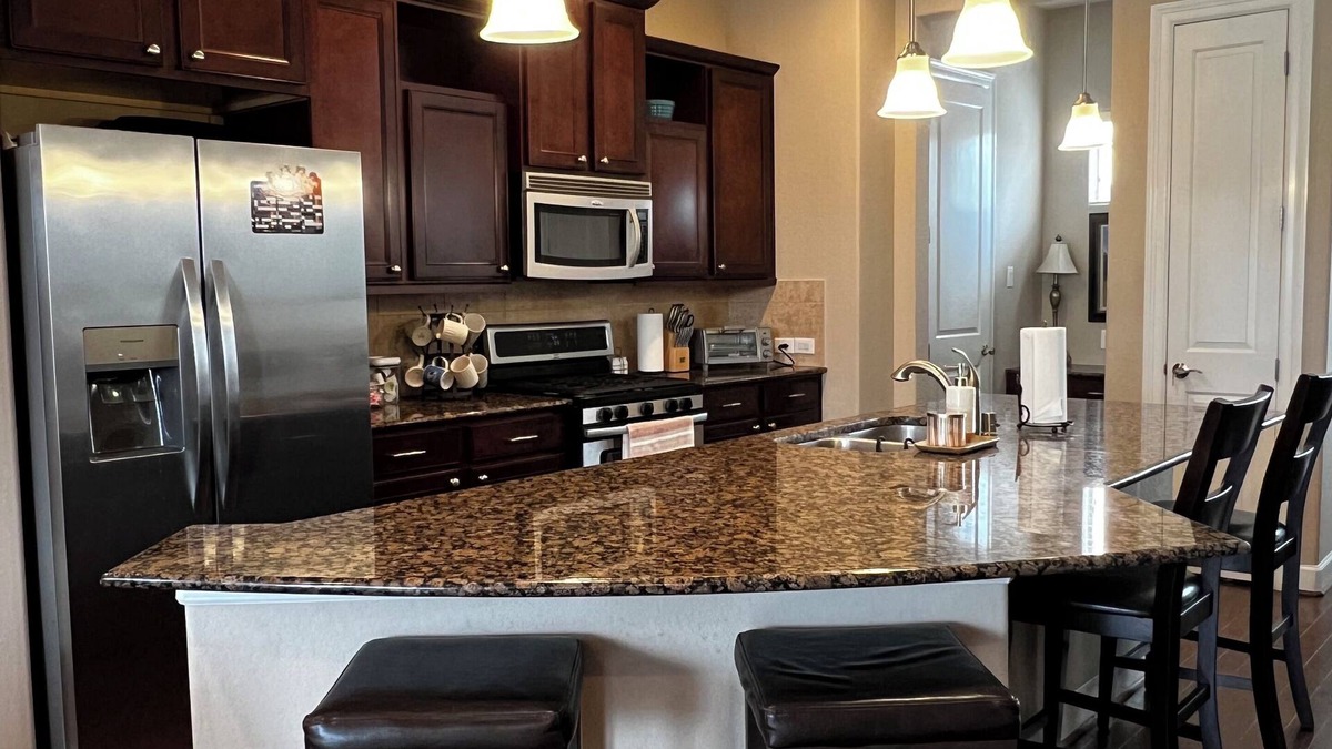 East Downtown Houston Condo | Cozy 2-bedroom condo in heart of East Downtown Houston with WiFi, AC
