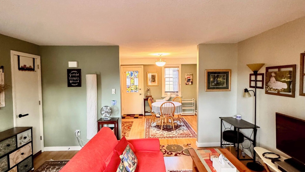 South Amherst Condo | Cozy 2-bedroom condo near town of Amherst, UMASS, Amherst and Hampshire College