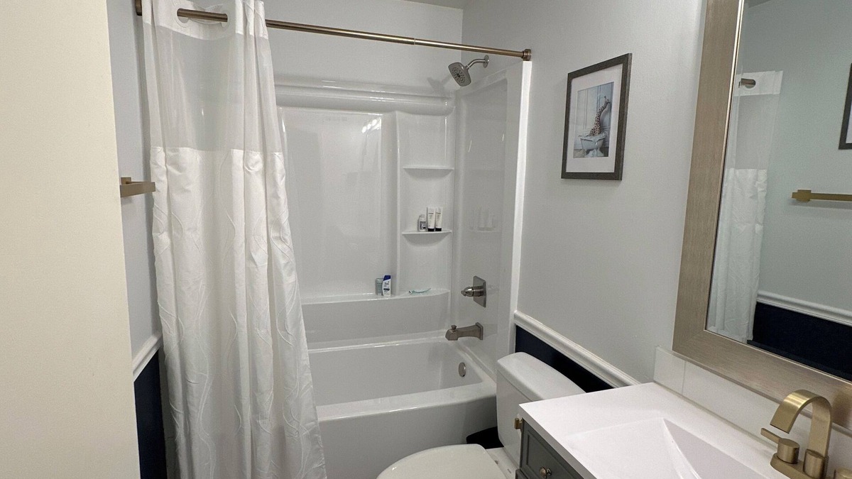 Greenville Downtown Condo | Cozy 2-bedroom condo in charming Greenville neighborhood with WiFi, AC