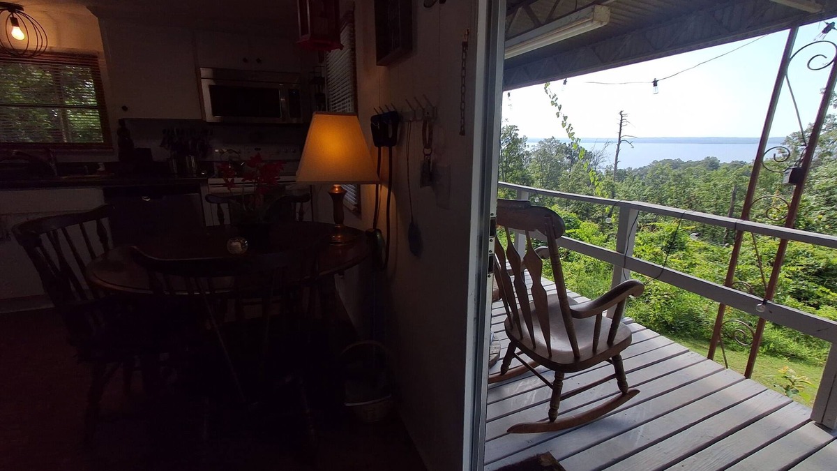 Shorterville Cottage | Cozy 2-bedroom cottage in charming Abbeville with AC