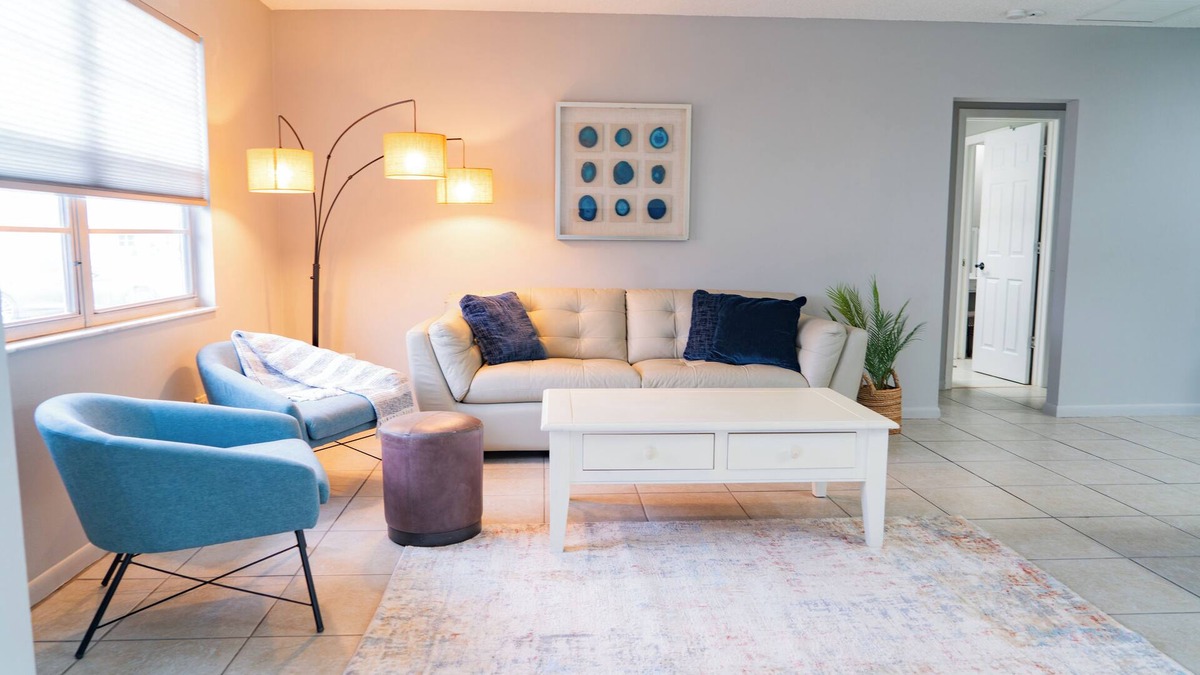 San Carlos Park House | Cozy 2-bedroom hideaway with WiFi, AC the heart of Fort Myers