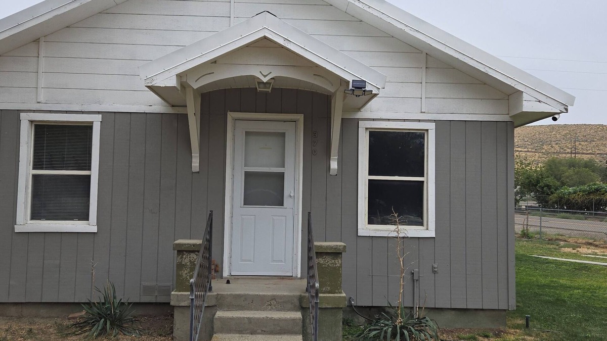 Huntington House | Cozy 2-bedroom Hideaway in Huntington with AC