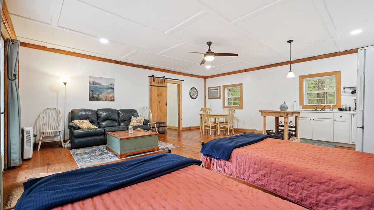 Ellijay Cabin | Cozy 2-bedroom HILLTOP COTTAGE in peaceful Ellijay with AC, WiFi