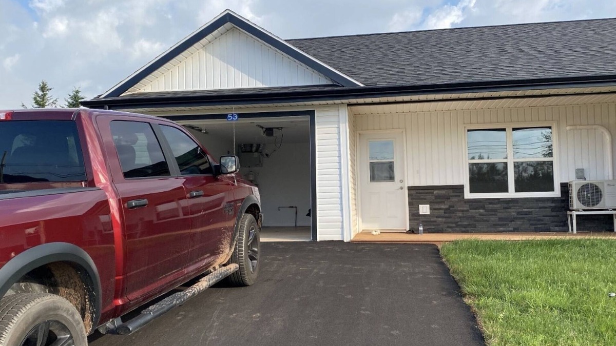 North Rustico House | Cozy 2-bedroom house in beautiful North Rustico with WiFi, AC