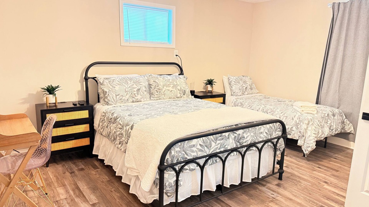 Uptown House | Cozy 2 bedroom Home by St. Jude & I-40. Downtown-Memphis