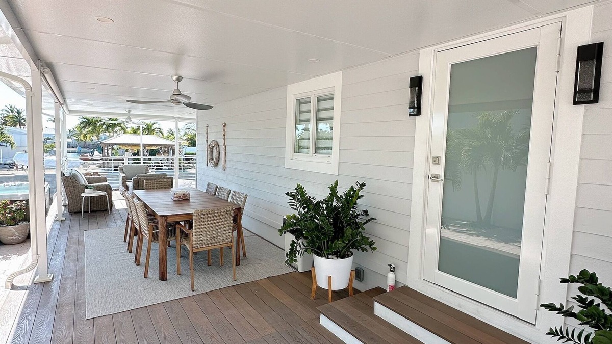 Twin Lakes House | Cozy 2-bedroom home in Key Largo with WiFi, AC & 45’ Private Docking.