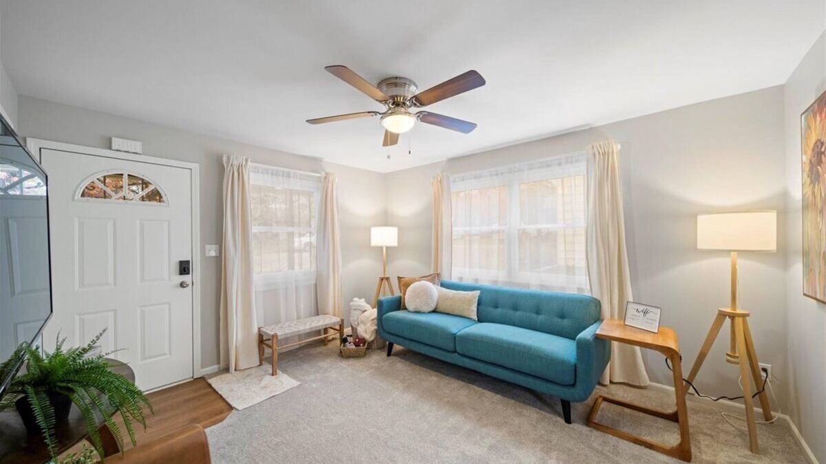 Kansas City House | Cozy 2-bedroom house in charming Kansas City with AC