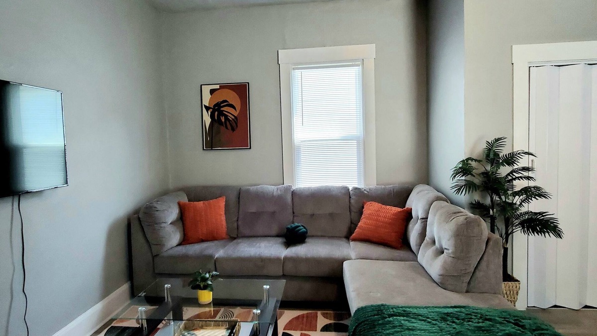 Covington House | Cozy 2-Bedroom House Near Top Attractions in Covington