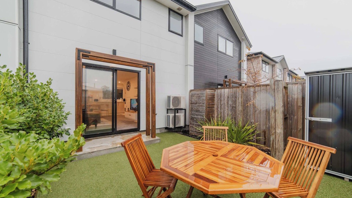 Addington House | Cozy 2-Bedroom - Kitchen Yard Central Location