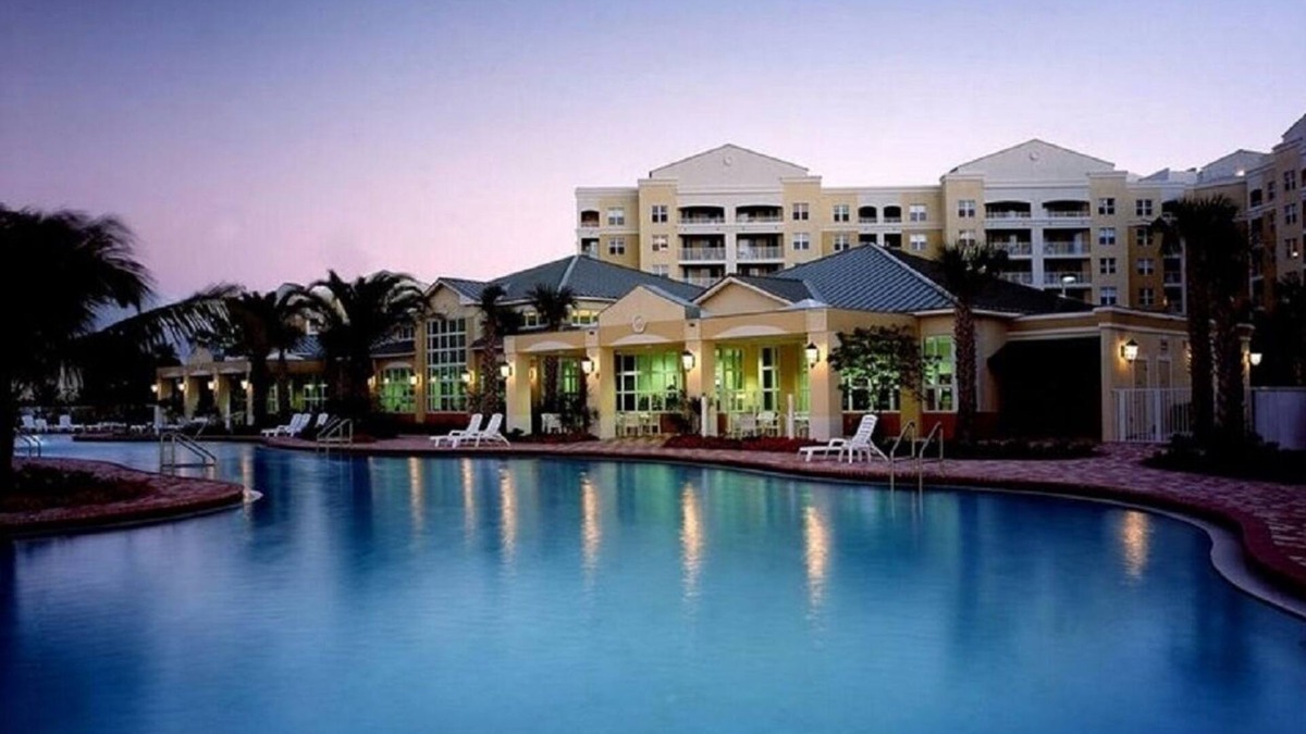 Weston Resort | Cozy 2-bedroom resort with WiFi, AC, fitness room in peaceful Weston