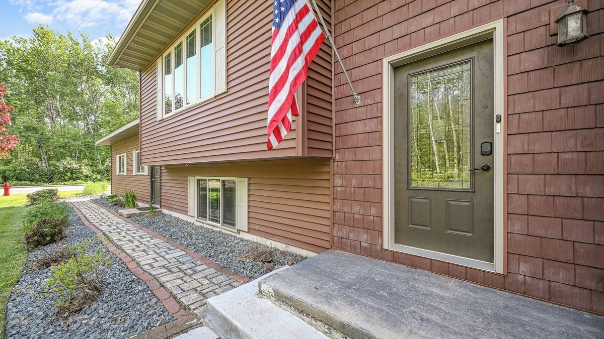 Mosinee Apartment | Cozy 2-Bedroom Retreat with Wooded Views, Fire Pit & Stylish Kitchen!