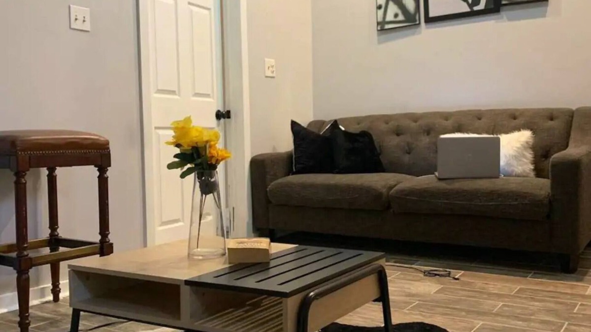 The Gap Apartment | Cozy 2 Bedroom unit-15mins Dwtn!