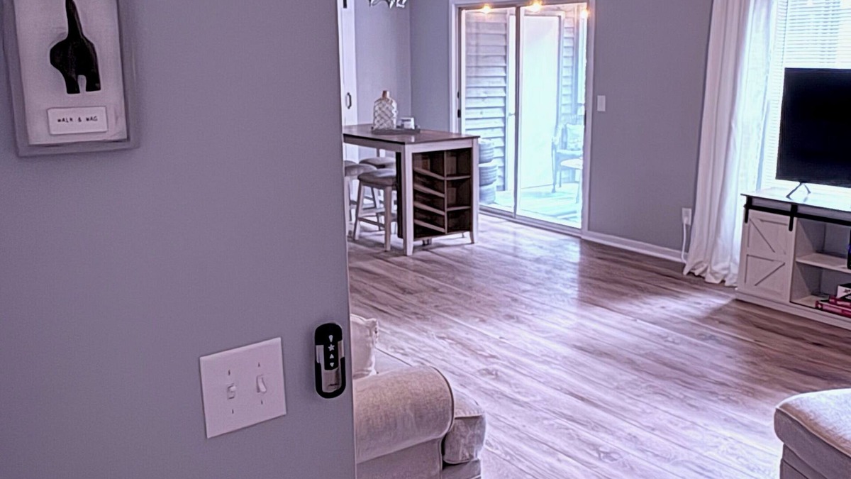 North Charleston Condo | Cozy 2-bedroom condo in lovely North Charleston with WiFi, AC, Fireplace.