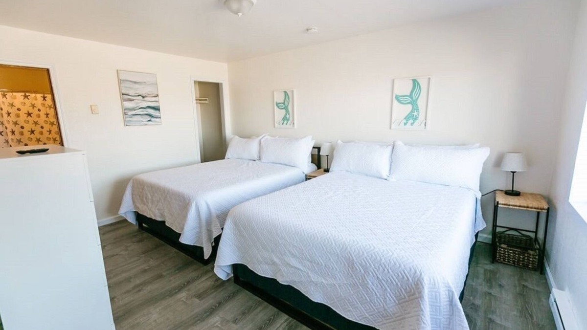 Bertsch-Oceanview Condo | Cozy 2 Bedroom with Full Kitchen One Block from the Ocean!