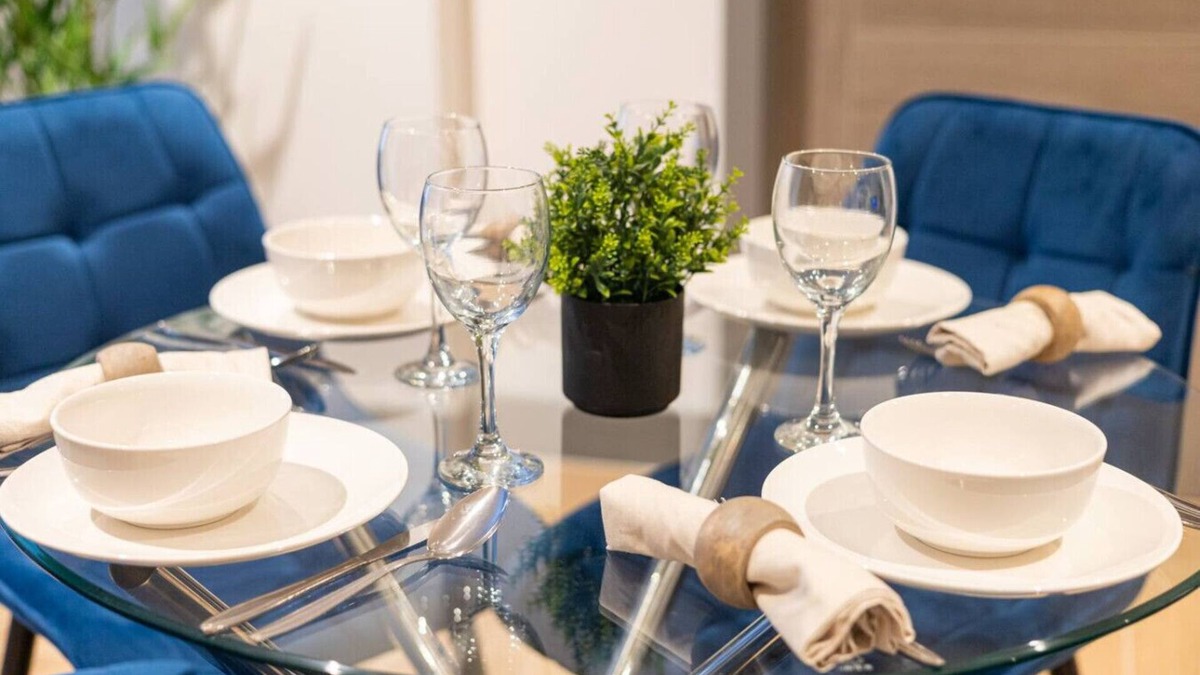 West Finchley Apartment | Cozy 2-Bedrooms, 2-Bathrooms Finchley Flat