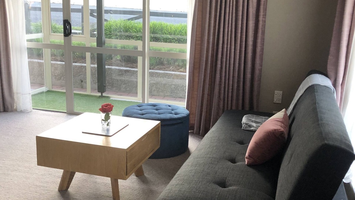Oamaru House | Cozy 2 Bedrooms Lavender Garden House at Oamaru, sweet as home!