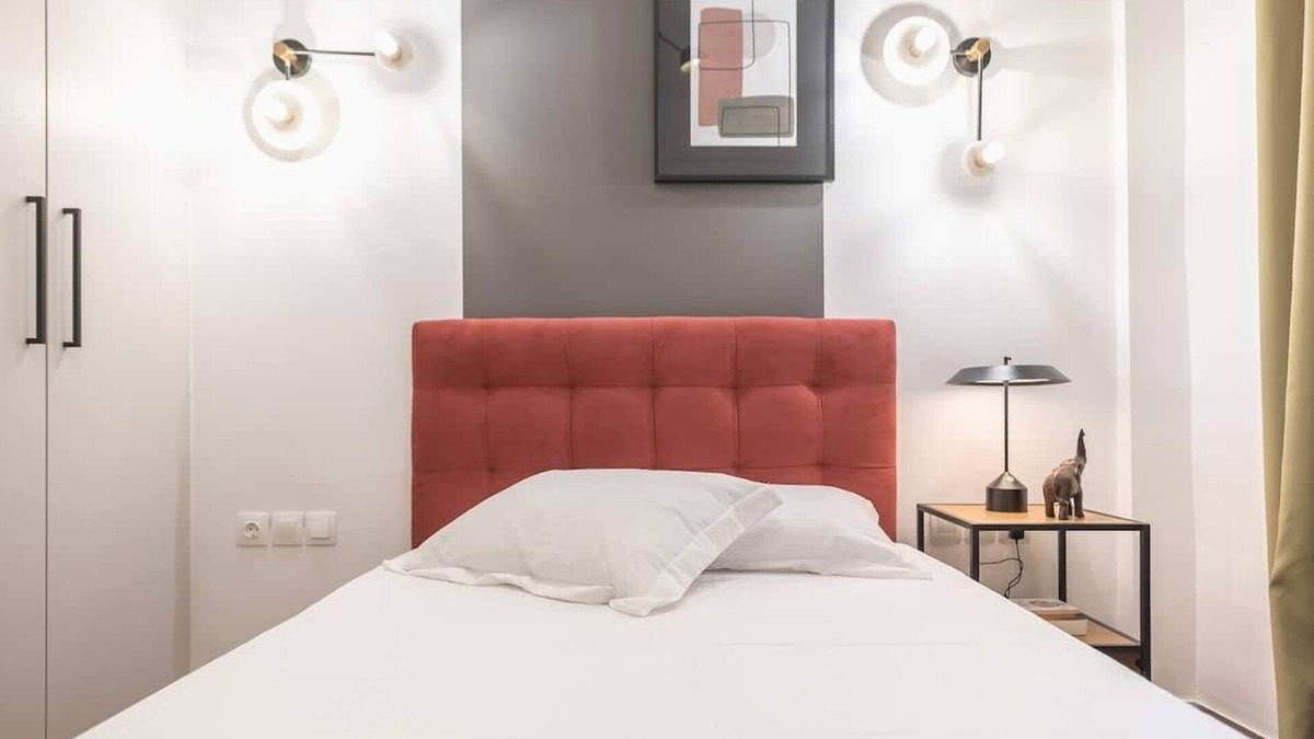 Ampelokipoi Apartment | Cozy 2 BR flat at Mavili Square - Xenias