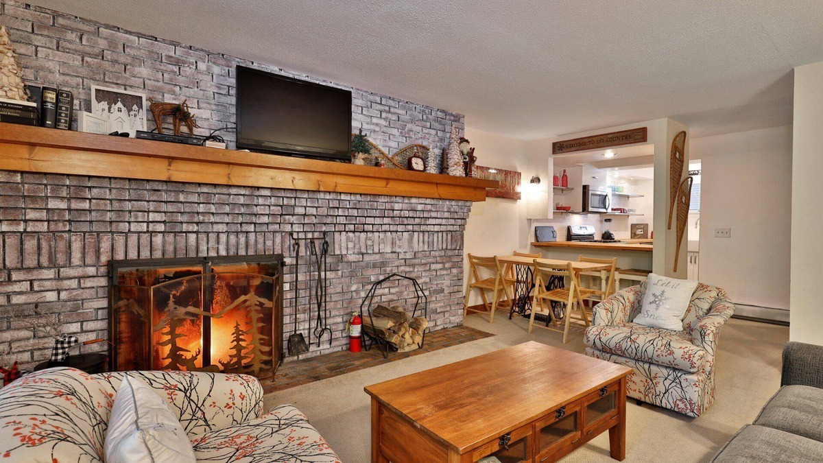 Central Vermont- Killington Condo | Cozy 2 BR Ski On Ski Off Condo in Killington's Sunrise Mountain Village. Pool. Hot Tub.