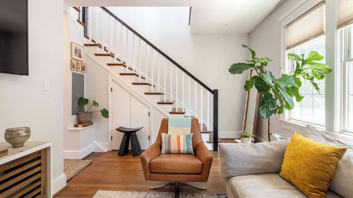 Northwest Apartment | Cozy 2-Level apartment in NW Cleveland Park, AU, National Cathedral, Georgetown