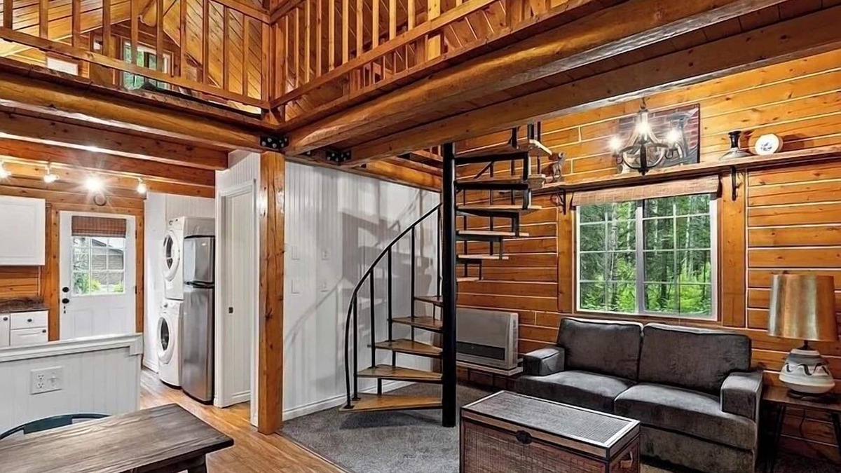 Big Lake House | Cozy 2-loft cabin in enchanting Biglake with WiFi, and lake access close by