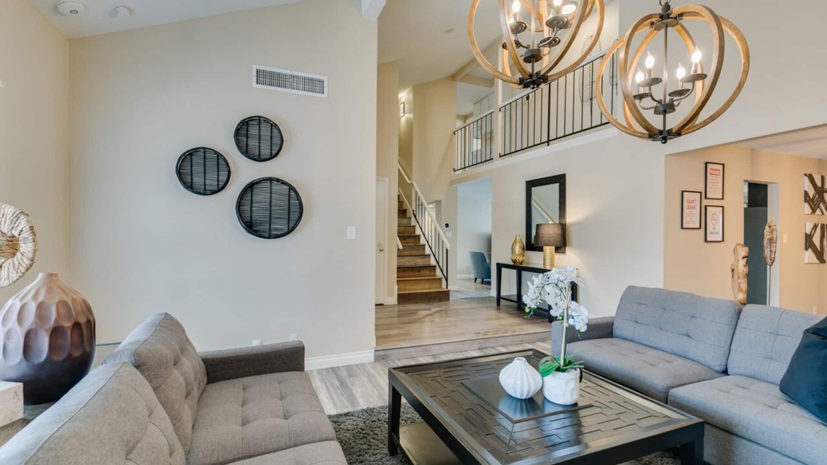 Green Valley North House | Cozy 2 master suite pool house near strip and convention center