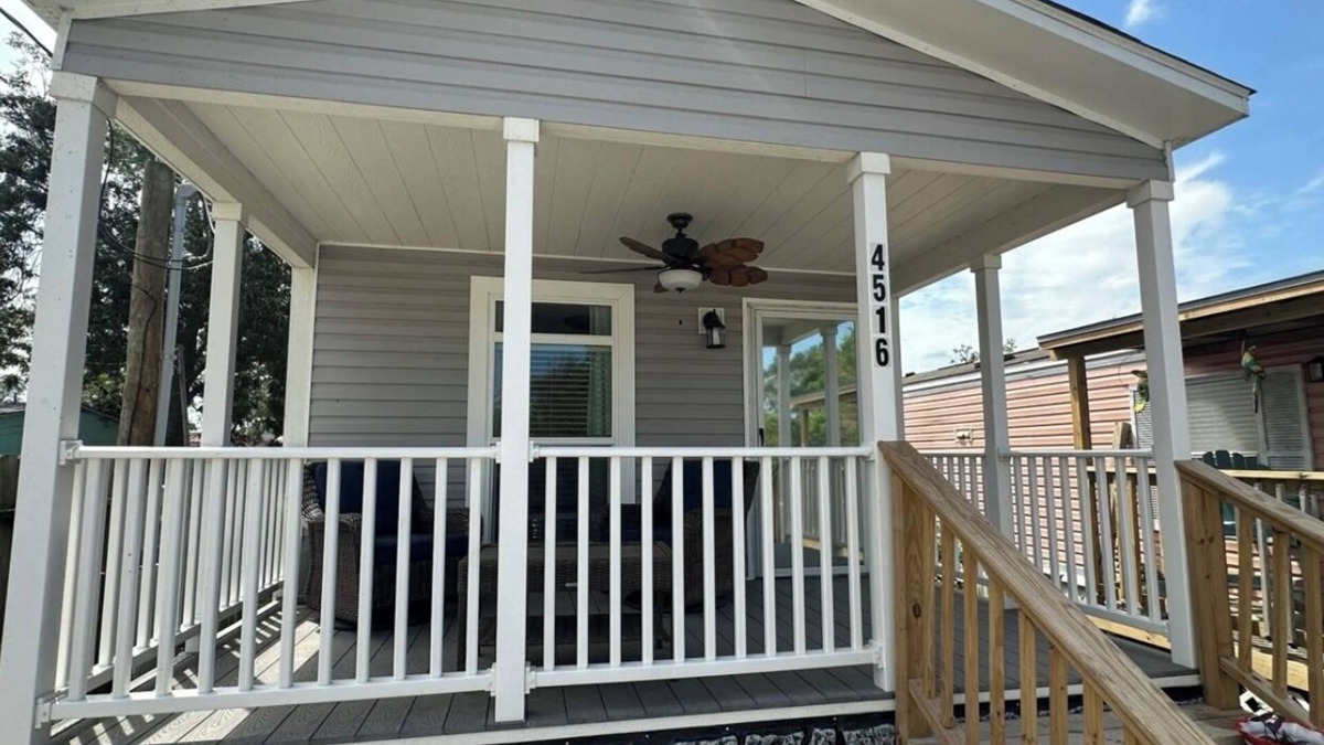Bacliff House | Cozy 2BED 2BATH Home with central AC