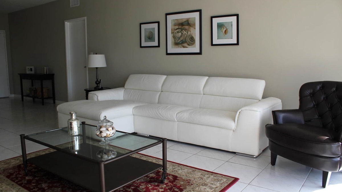 Mid Beach Apartment | Cozy 2BR/2BA Oceanfront Condo with Bay Views!
