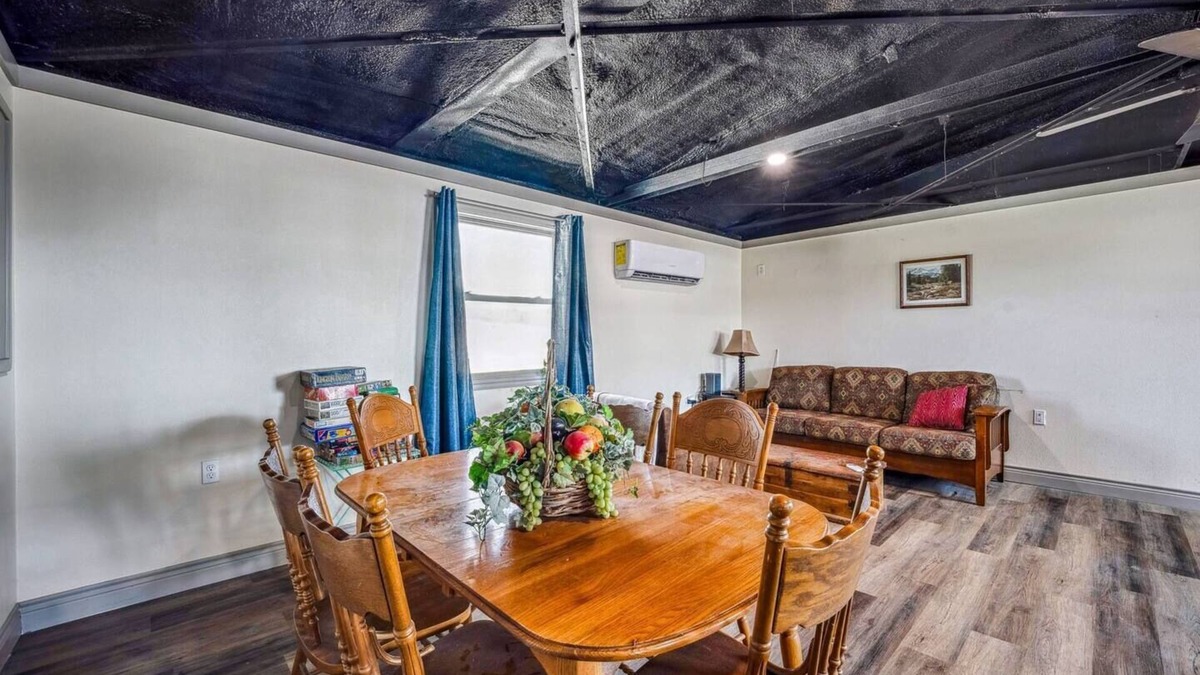 Paluxy Cabin | Cozy 2BR Cabin W/Peaceful Views & Full Kitchen