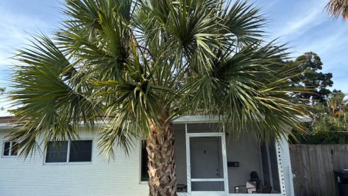 River Run Apartment | Cozy 2BR Family-Friendly Apt with Porches & Yard — 15 mins to Fort L’dale Beach!