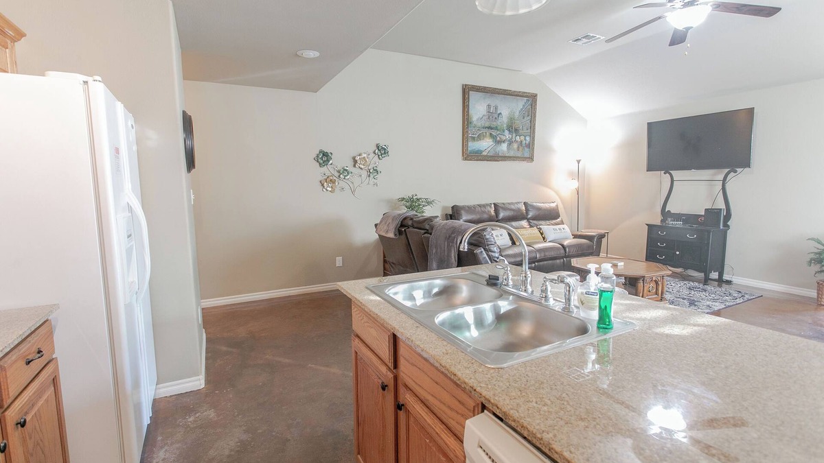 Lawton House | Cozy 2BR Home near Fort Still and Hospitals