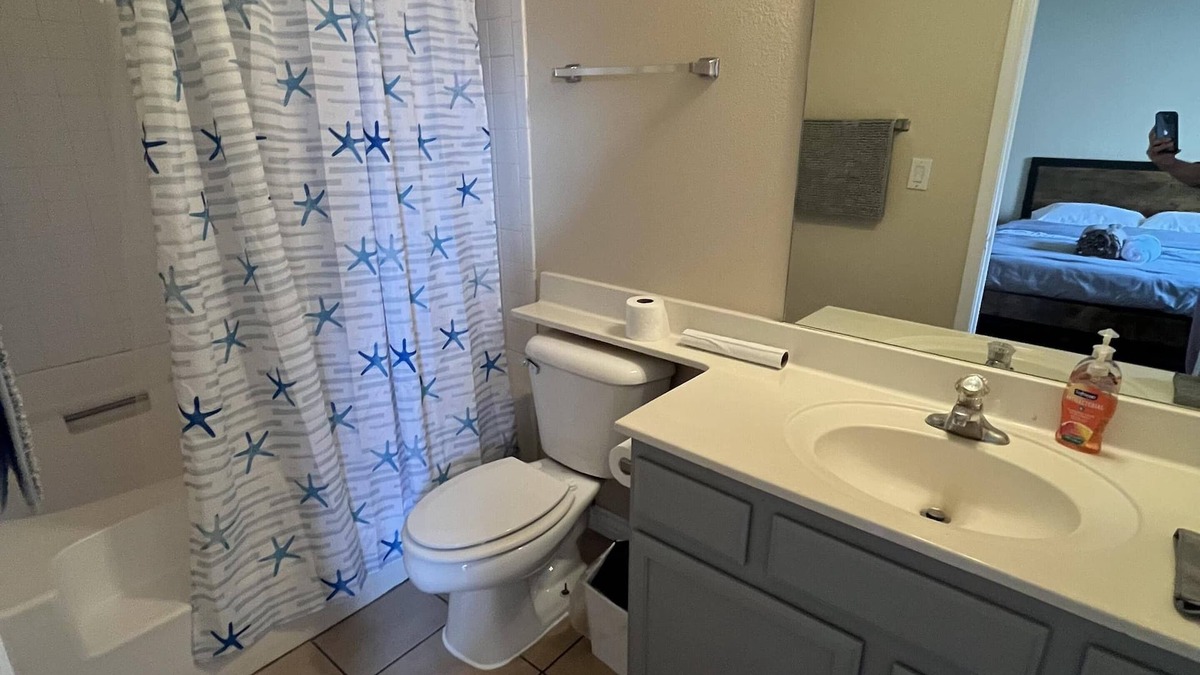 Sunrise Manor House | Cozy 2BR House - Las Vegas, NV - 10 Minutes away from the Las Vegas Strip!